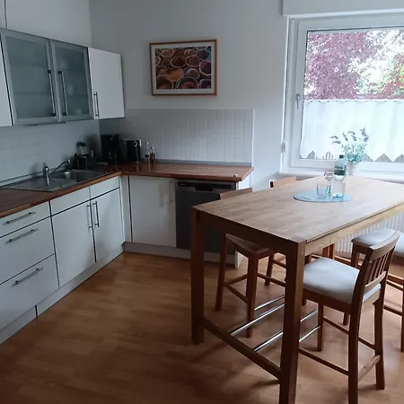 Am Kurwald, Naehe Kliniken, 88qm, Parkplatz * 巴特利普斯普林格